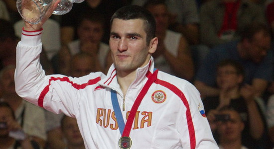 Artur Beterbiev champion