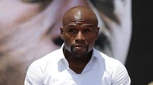 Mayweather Jr. Exhibe son Talent Face à Maidana