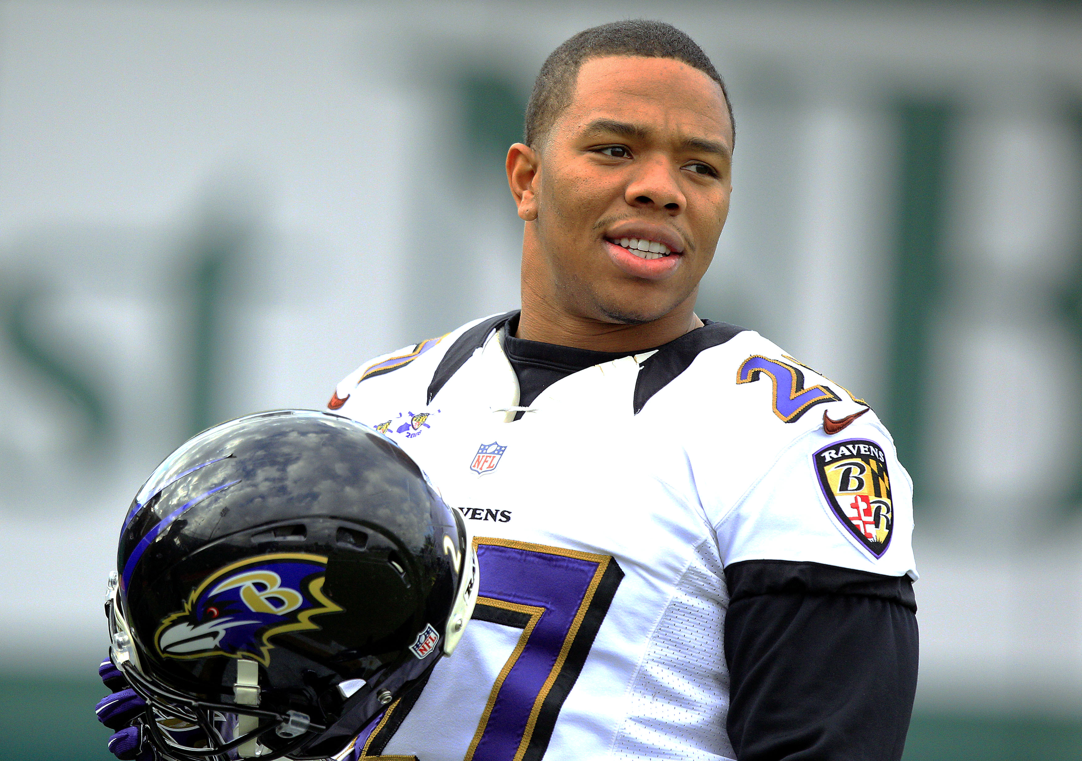 Baltimore Ravens running back Ray Rice (27) warms up during the NFL's ...