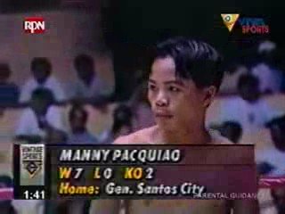 Manny Pacquiao corrige un rival à son 8e combat pro