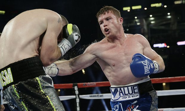Canelo Alvarez stoppe Liam Smith au 9e round