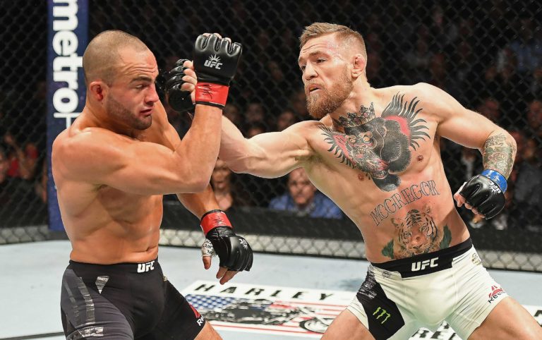 UFC 205 : Conor McGregor achève Eddie Alvarez et remporte un deuxième titre