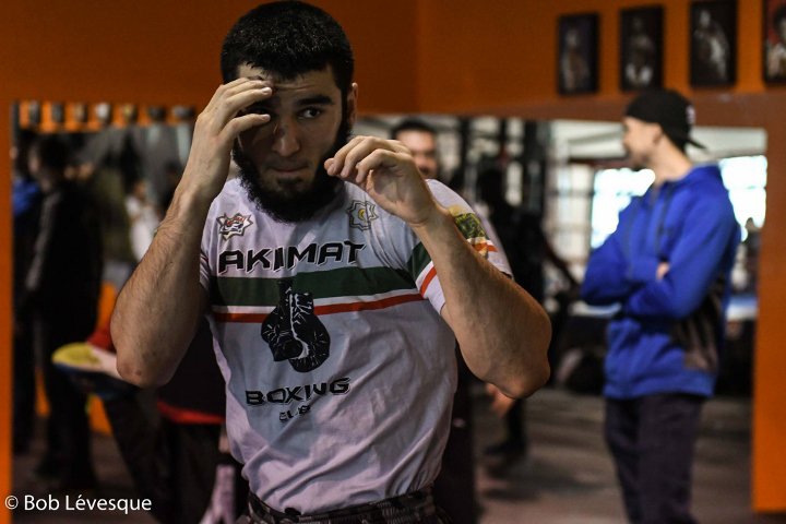 Artur Beterbiev stoppe Prieto au 1er round – Conserve sa fiche de KO intacte