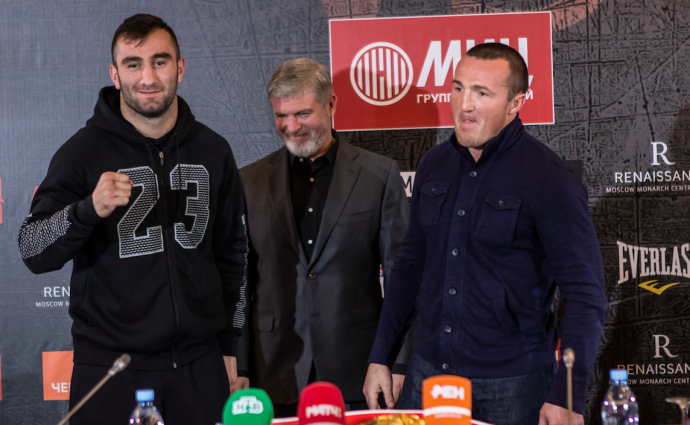 Gassiev occasionne une chute, Défait Lebedev par décision partagée