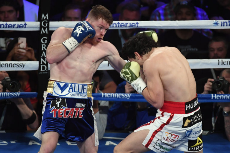 Canelo Alvarez surclasse Chavez Jr., Annonce son combat avec Golovkin !