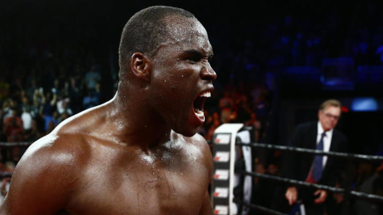 Adonis Stevenson met TKO Fonfara au 2e round