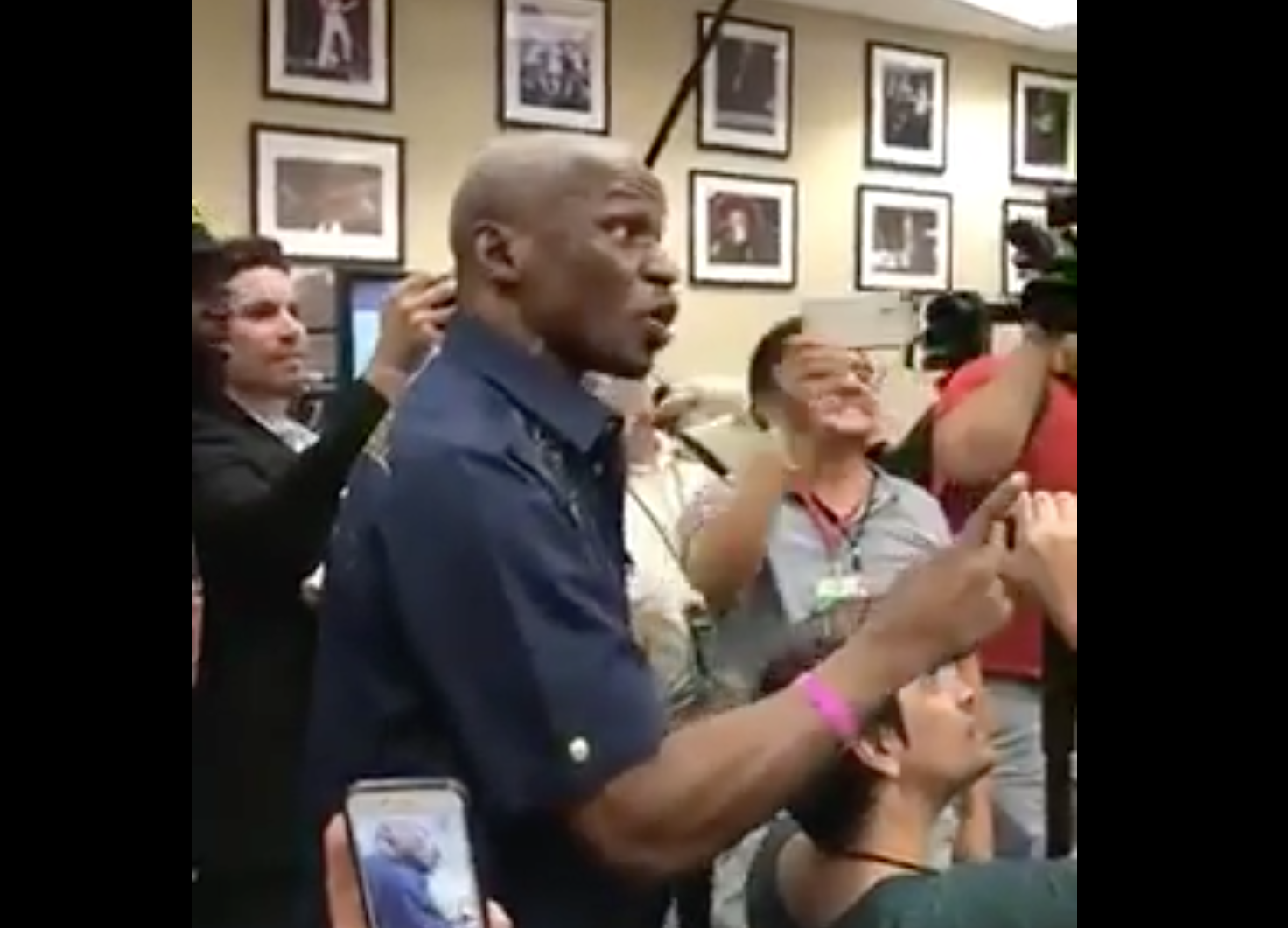 Mayweather Sr. explose sur McGregor – Promet une destruction !