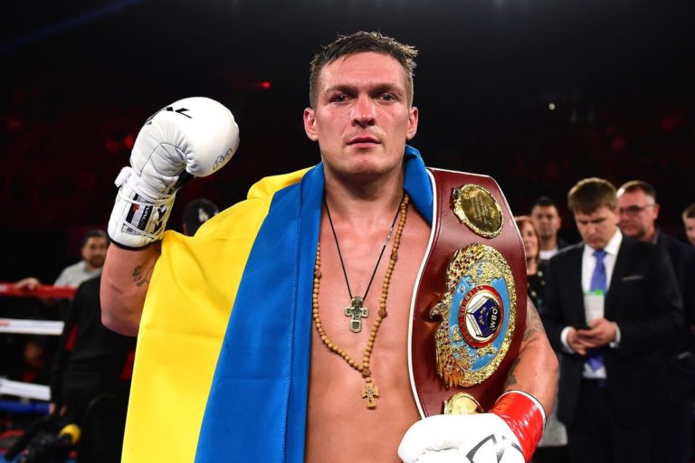 WBSS : Oleksandr Usyk stoppe Marco Huck au 10e round