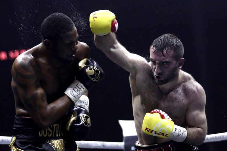 Murat Gassiev stoppe Yunier Dorticos au 12e round