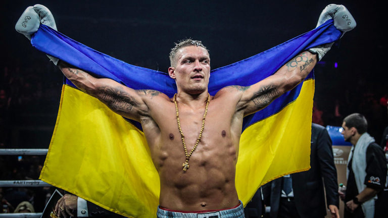 Oleksandr Usyk surclasse Murat Gassiev, Unifie les titres WBC, WBA, WBO, et IBF