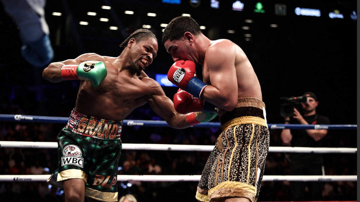 Shawn Porter bat Danny Garcia, Prend le titre WBC