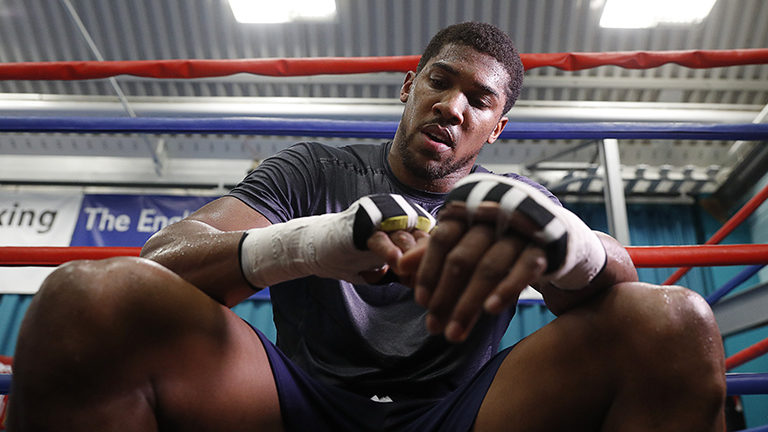 Barry Hearn : « Deontay Wilder est le combat le plus facile pour Anthony Joshua ! »