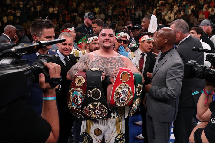 Andy Ruiz dit à Team Joshua : « Je suis le champion, C’est moi qui décide maintenant ! »