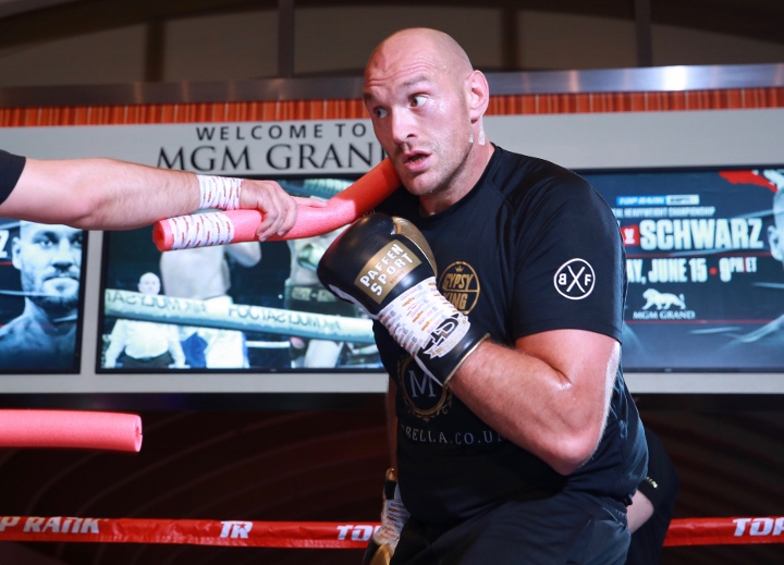 Tyson Fury : « Je n’ai besoin que d’une seule main pour battre Andy Ruiz ! »