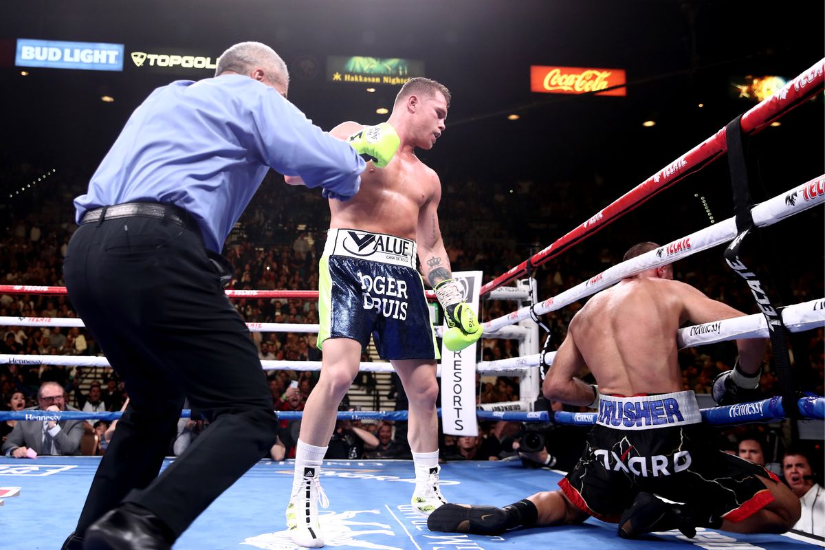 Canelo Alvarez stoppe brutalement Kovalev au 11e round, Couronné champion WBO des mi-lourds