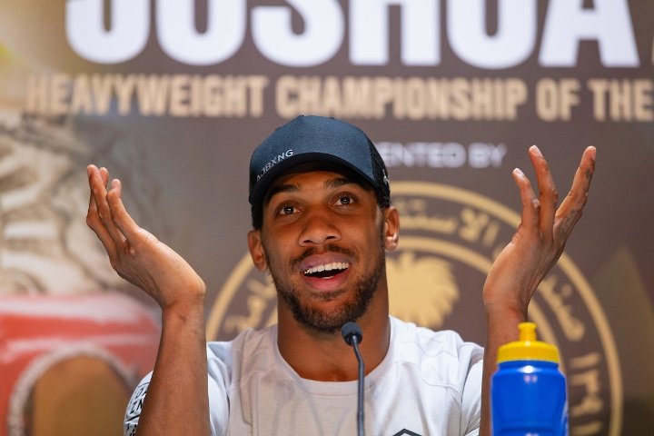 Anthony Joshua indécis à propos d’offrir un partage de 50-50 au gagnant du rematch Wilder vs. Fury