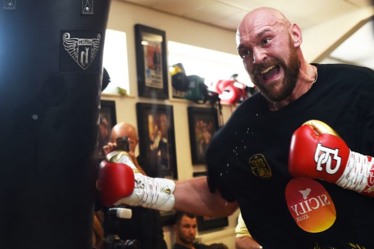 Tyson Fury : « Je me défonce dans mon camp d’entraînement, C’est répétitif chaque jour ! »