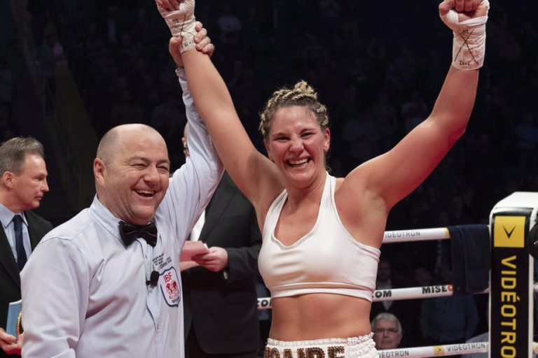 Claressa Shields vs. Marie-Eve Dicaire : Quatre ceintures à l’enjeu, le 9 Mai, sur Showtime