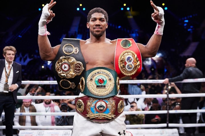 Anthony Joshua se dit ouvert à combattre Tyson Fury derrière des portes closes