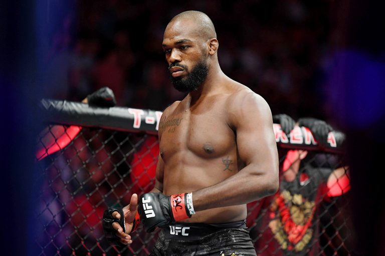 Dana White affirme que Jon Jones demande 30 millions $ pour combattre Francis Ngannou, Jones réplique