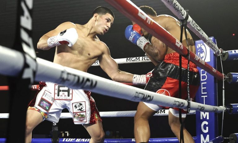 Edgar Berlanga enregistre un 14e KO de suite au 1er round, Bat Eric Moon en 62 secondes
