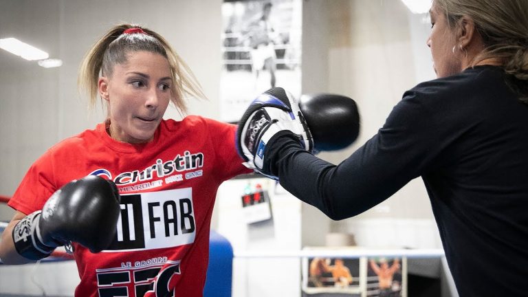 Kim Clavel motivée de combattre pour Top Rank : « C’est mon opportunité ! »