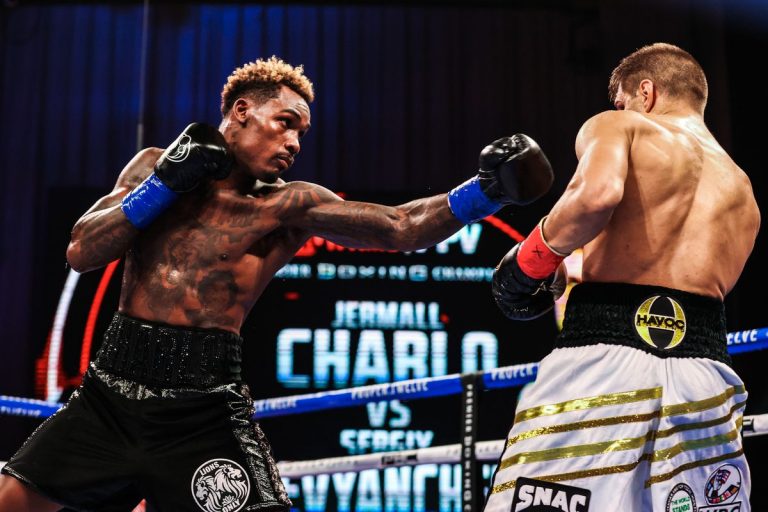 Jermall Charlo défait Sergiy Derevyanchenko par décision unanime