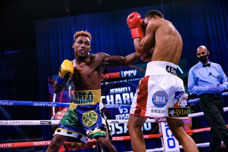 Jermell Charlo bat Jeison Rosario par KO au 8e round, Unifie les titres WBA, IBF, WBC
