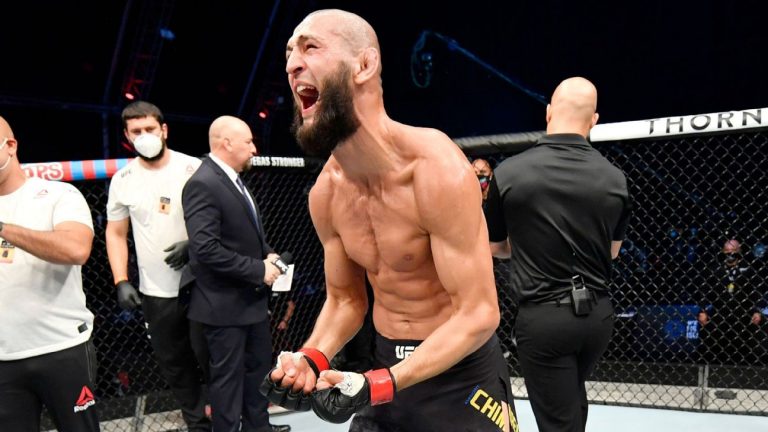 Khamzat Chimaev réplique à Israel Adesanya : « Tu dis que j’ai des lèvres de rats, Ça va te coûter la ceinture ! »