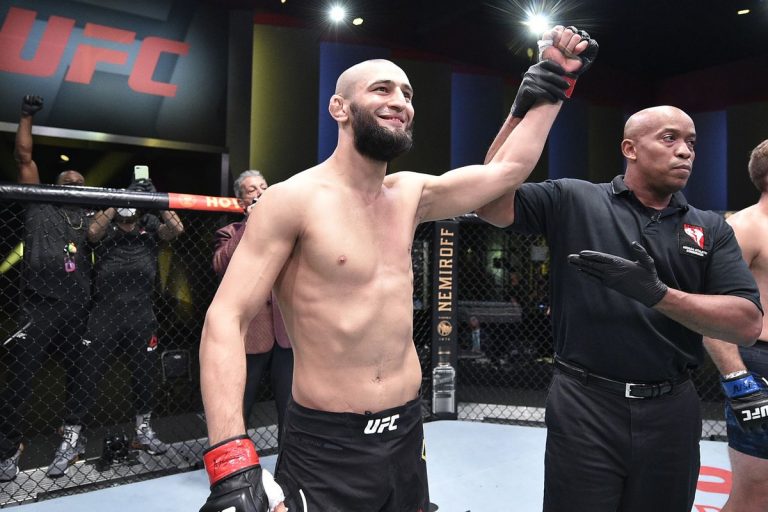 Khamzat Chimaev affirme que Stephen Thompson, Chris Weidman ont refusé un combat contre lui