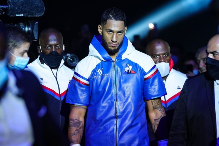Tony Yoka bat Christian Hammer par décision unanime