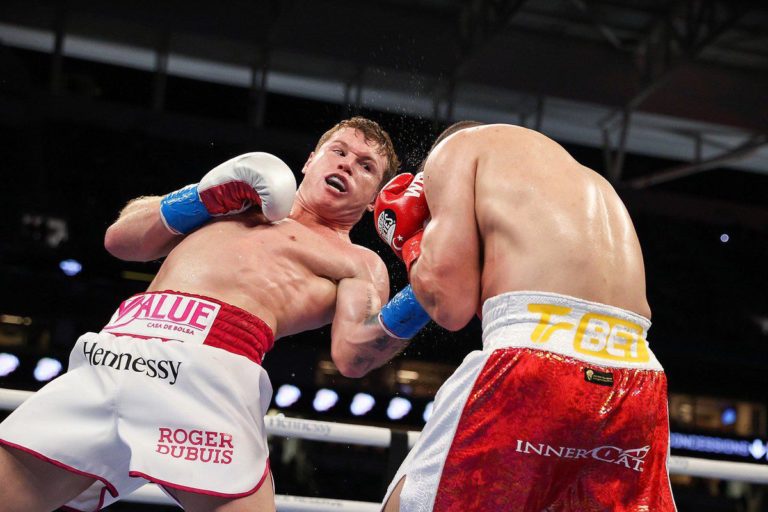 Canelo Alvarez démolit Avni Yildirim en 3 rounds