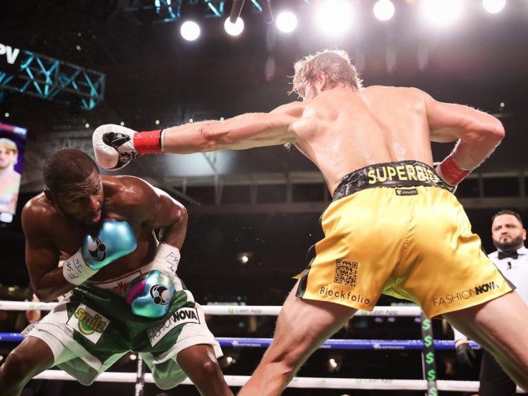 Logan Paul résiste face à Floyd Mayweather pendant 8 rounds dans le combat d’exhibition