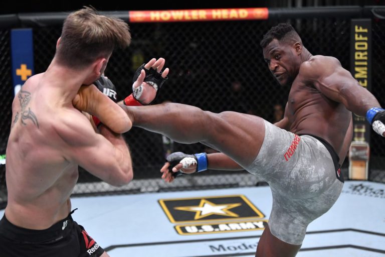 Francis Ngannou refuse de signer une nouvelle entente avec l’UFC, Critique Dana White après avoir emprunté de l’argent pour son camp d’entraînement