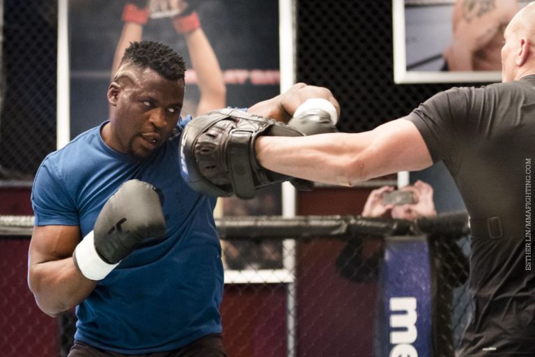 Tyson Fury prévenu que Francis Ngannou a de loin une plus grande force de frappe que Deontay Wilder : « Il est le plus puissant puncheur de la planète ! »