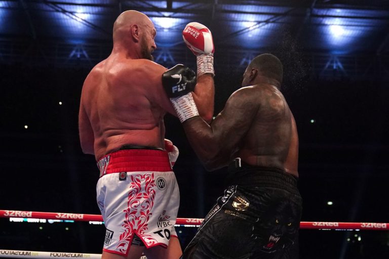 Tyson Fury passe le KO à Dillian Whyte avec un uppercut au 6e round
