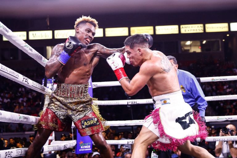 Jermell Charlo stoppe Brian Castano au 10e round, Devient champion du monde incontesté des 154 lbs