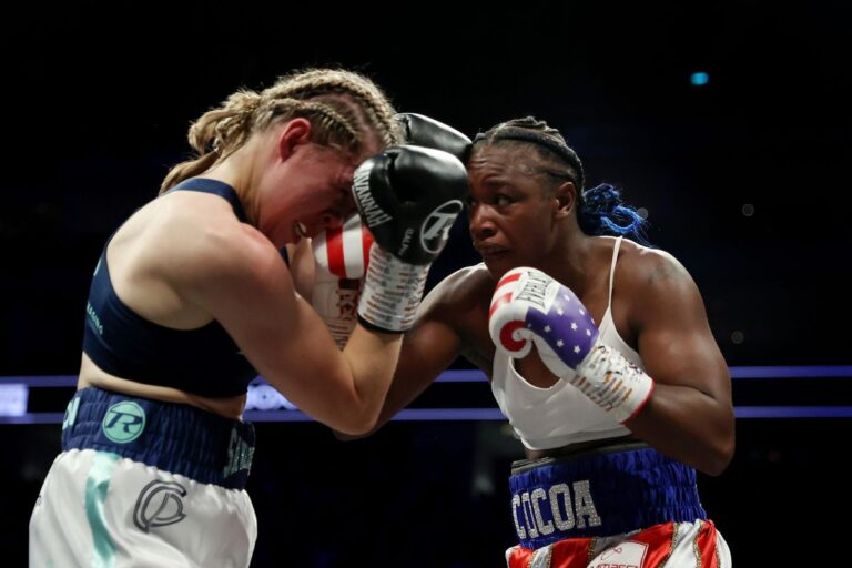 Claressa Shields défait Savannah Marshall par décision unanime, Devient championne du monde incontestée des poids moyens