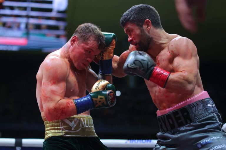 Canelo Alvarez défait John Ryder par décision unanime