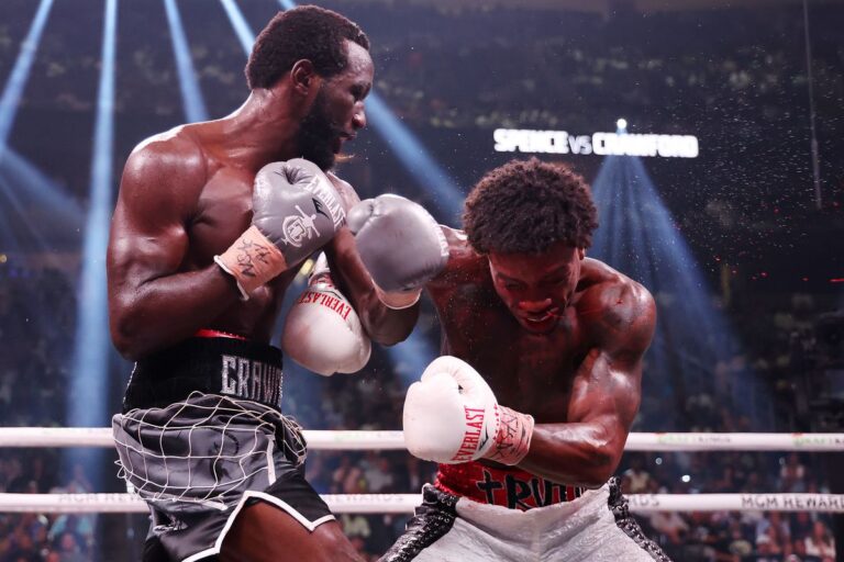 Terence Crawford stoppe Errol Spence Jr. au 9e round, Devient champion du monde incontesté des poids mi-moyens
