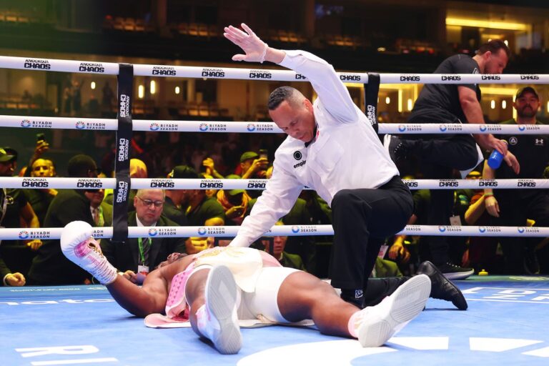 Anthony Joshua détruit Francis Ngannou avec un KO monstrueux au 2e round