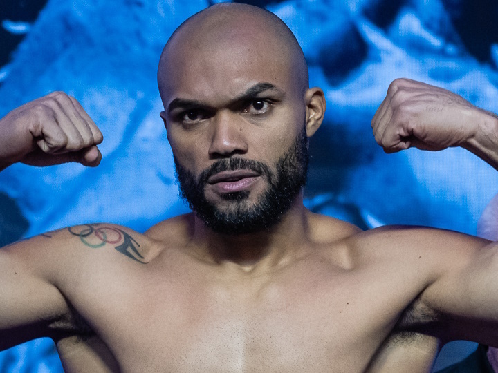 Une blessure force le report du duel entre Albert Ramirez et Adam Deines