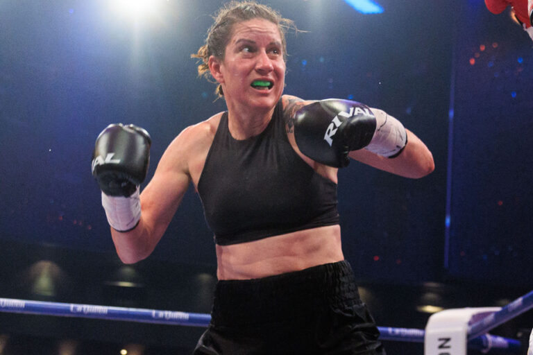 Mary Spencer en championnat mondial intérimaire WBA face à Naomi Mannes le 5 Septembre