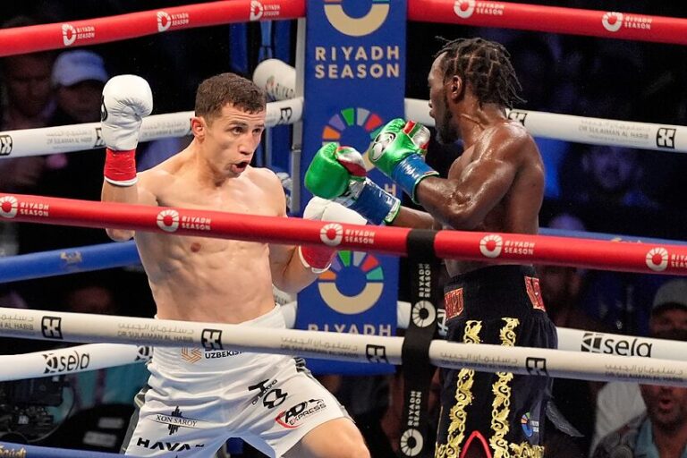 Terence Crawford devient champion du monde dans une quatrième division de poids