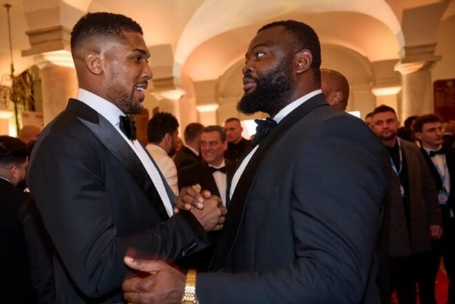Anthony Joshua vs. Martin Bakole : Aucun accord n’est conclu précise Eddie Hearn