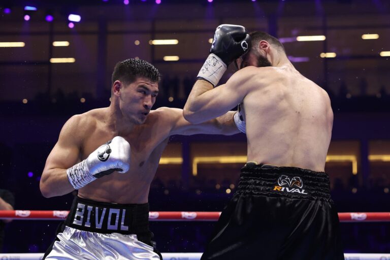 Dmitry Bivol défait Artur Beterbiev aux points dans le rematch et s’empare des titres mondiaux des mi-lourds