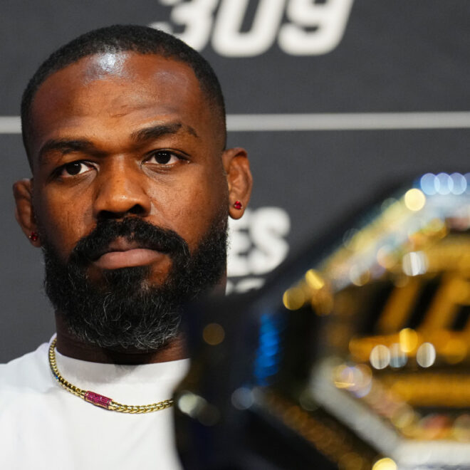 Jon Jones répond à ses détracteurs après avoir pris sa retraite de l’UFC : « Mensonges ridicules et distractions ! »