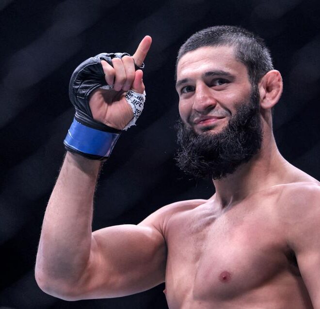 Arman Tsarukyan impatient de voir Khamzat Chimaev couronné champion de l’UFC : « Il m’apparait en grande forme ! »
