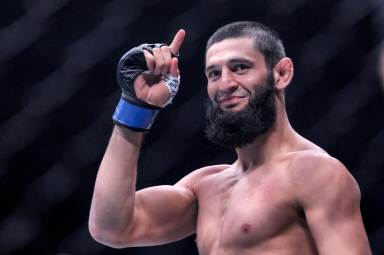Arman Tsarukyan impatient de voir Khamzat Chimaev couronné champion de l’UFC : « Il m’apparait en grande forme ! »