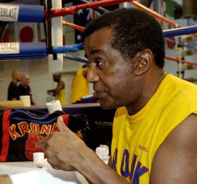 Le légendaire entraîneur Emanuel Steward dresse une liste des trois meilleurs combattants de tous les temps